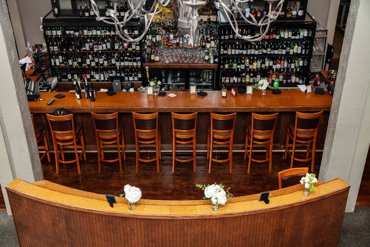 Bar area, high chairs